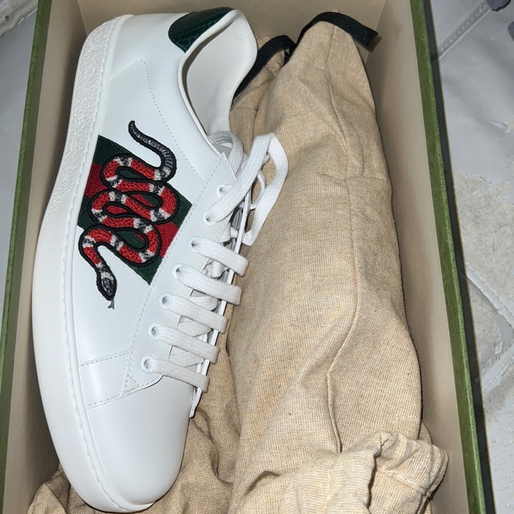 Gucci Men's Ace embroidered sneaker size 10